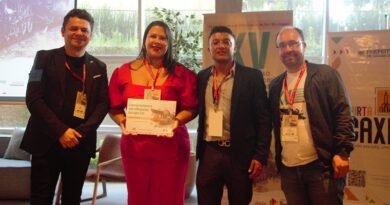 Eliane de Souza, do Viaje Por Aí, é homenageada pela OMPT em Congresso em Caxias do Sul